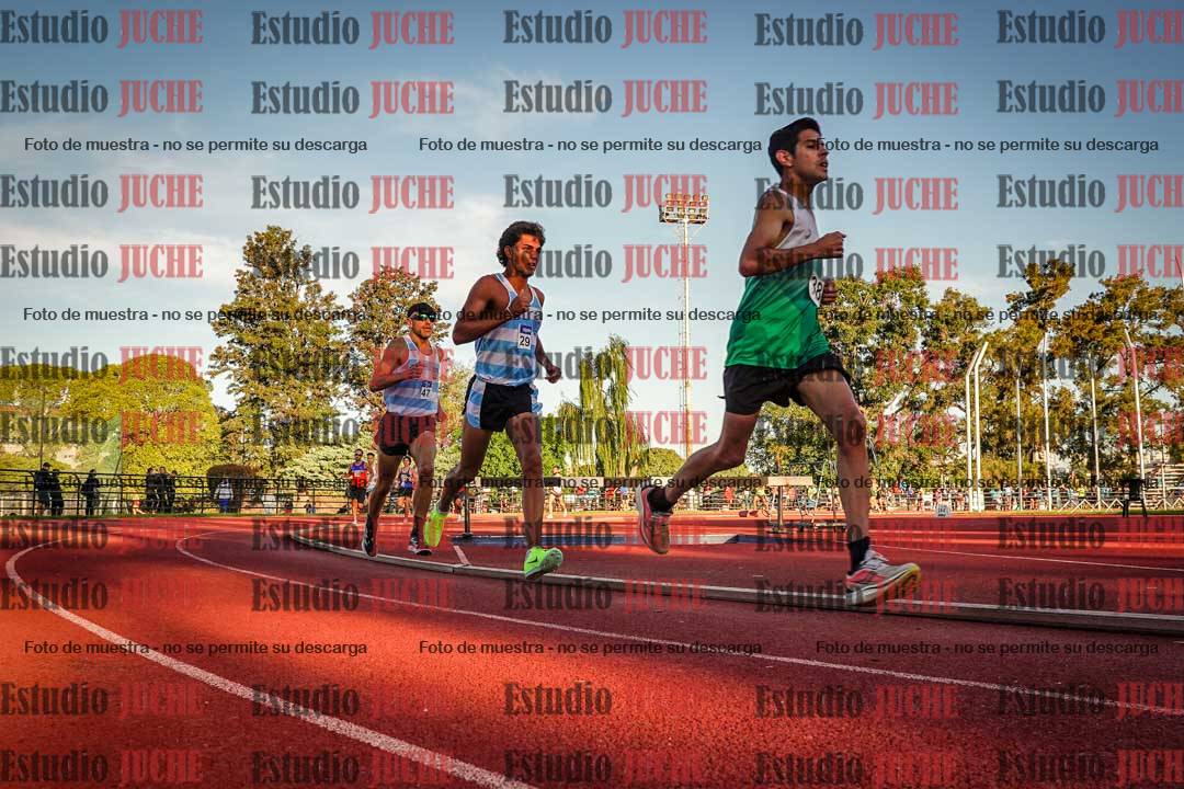 Fotos de los 3000 m llanos de varones