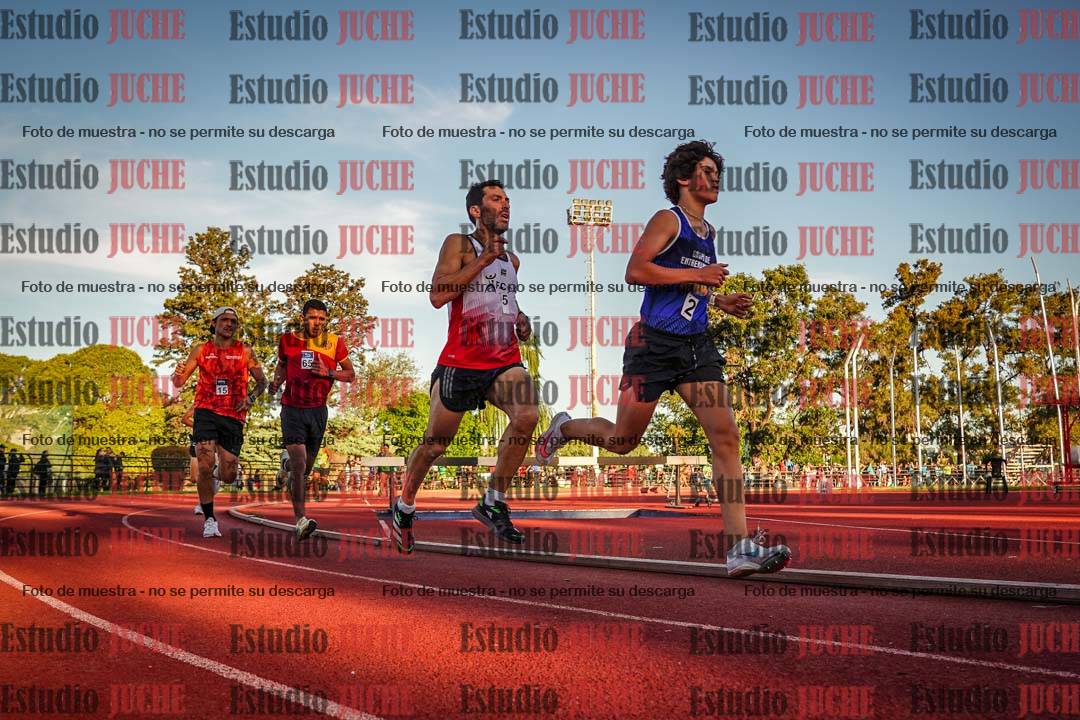 Fotos de los 3000 m llanos de varones