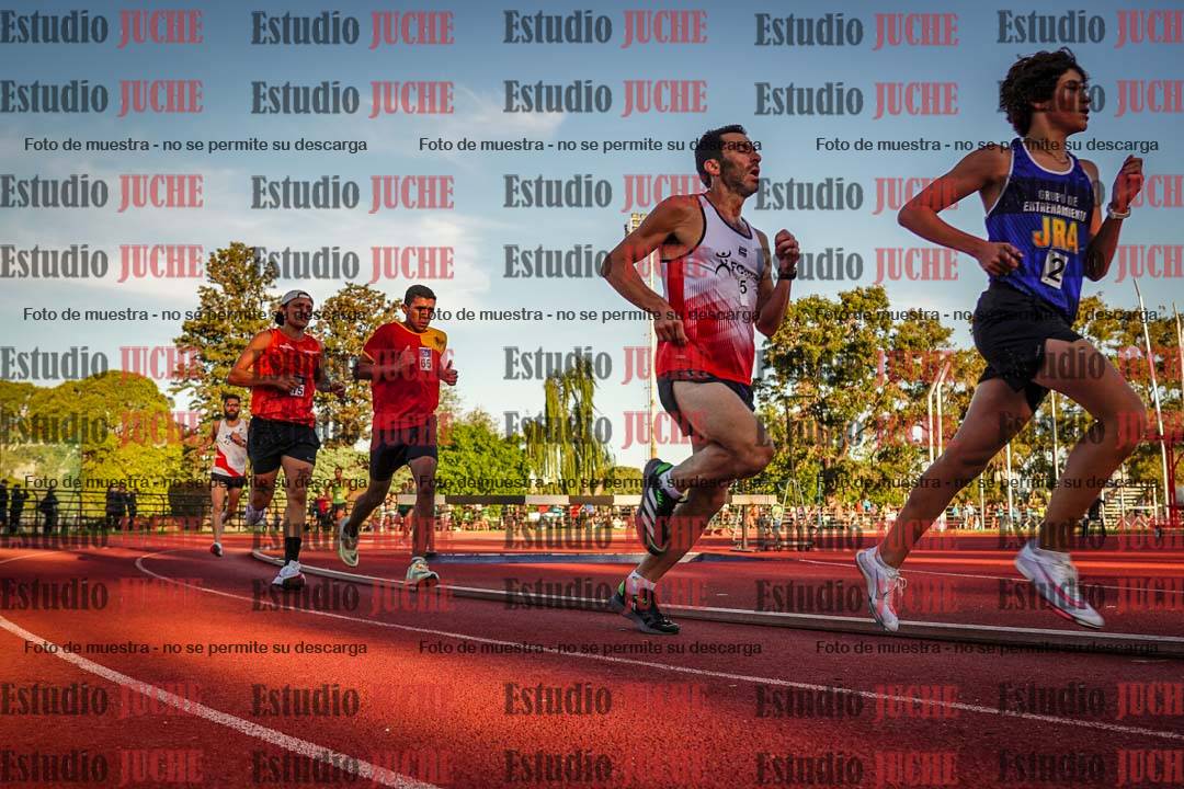 Fotos de los 3000 m llanos de varones