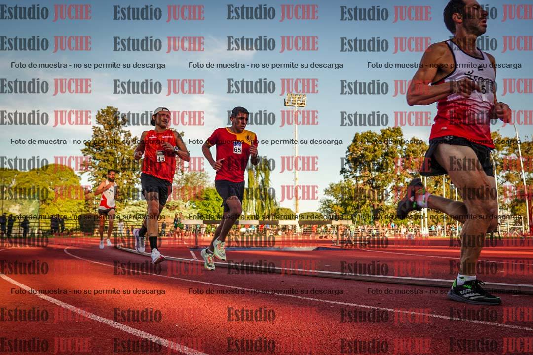 Fotos de los 3000 m llanos de varones