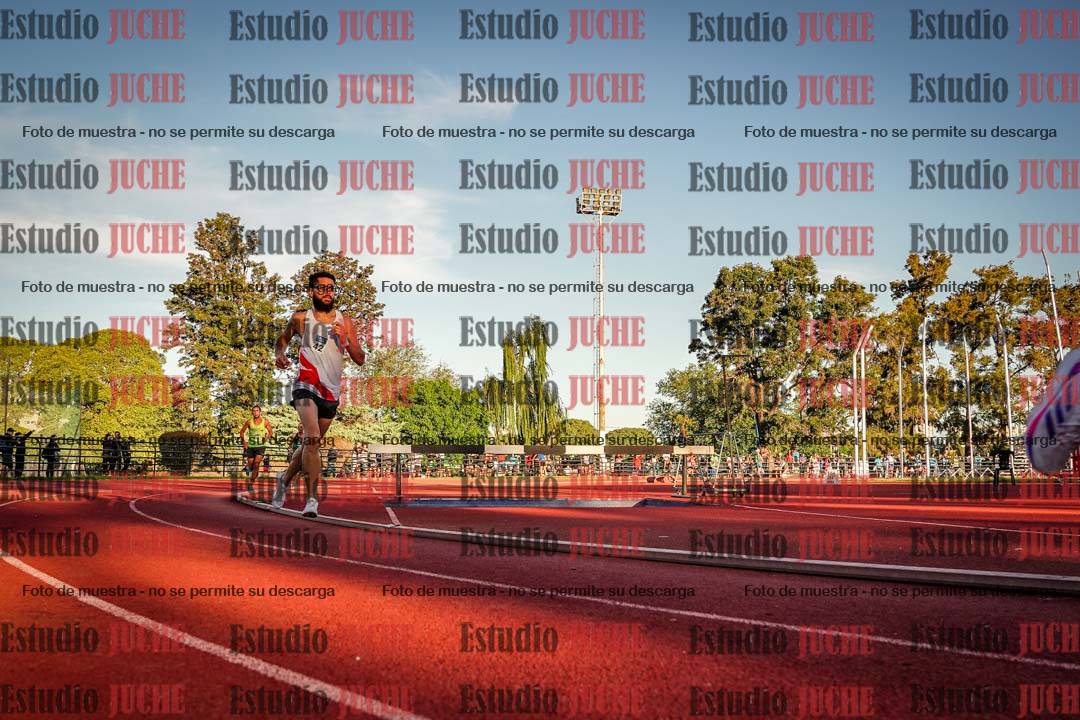 Fotos de los 3000 m llanos de varones
