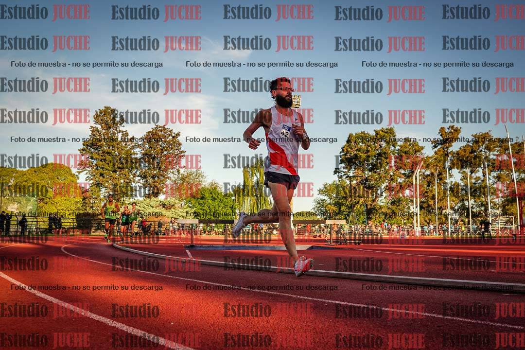 Fotos de los 3000 m llanos de varones