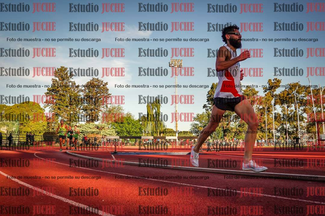 Fotos de los 3000 m llanos de varones