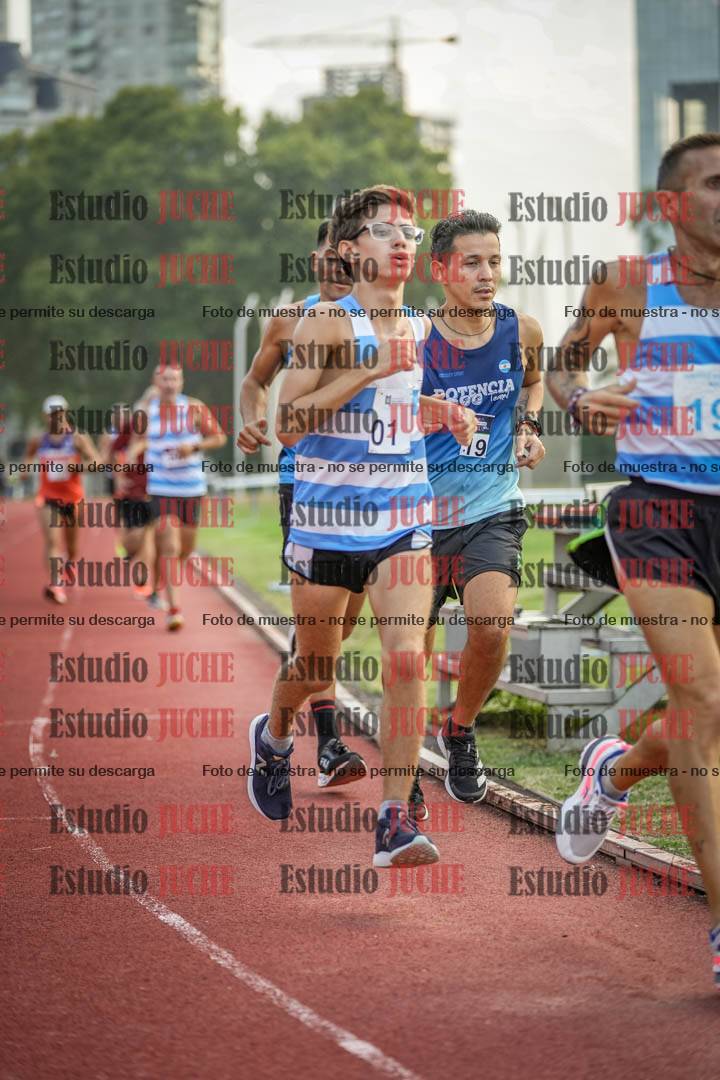Fotos de los 3000 m llanos de varones