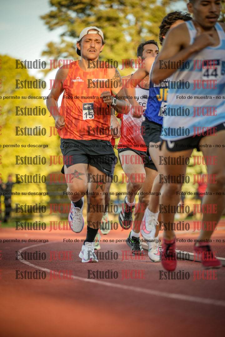 Fotos de los 3000 m llanos de varones