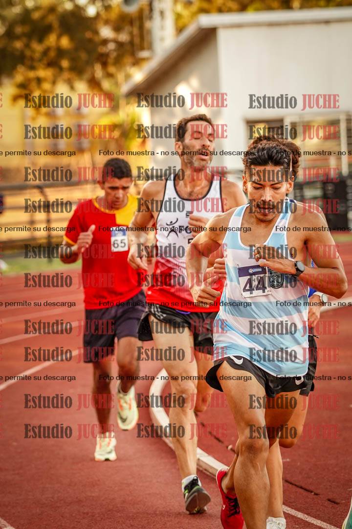 Fotos de los 3000 m llanos de varones