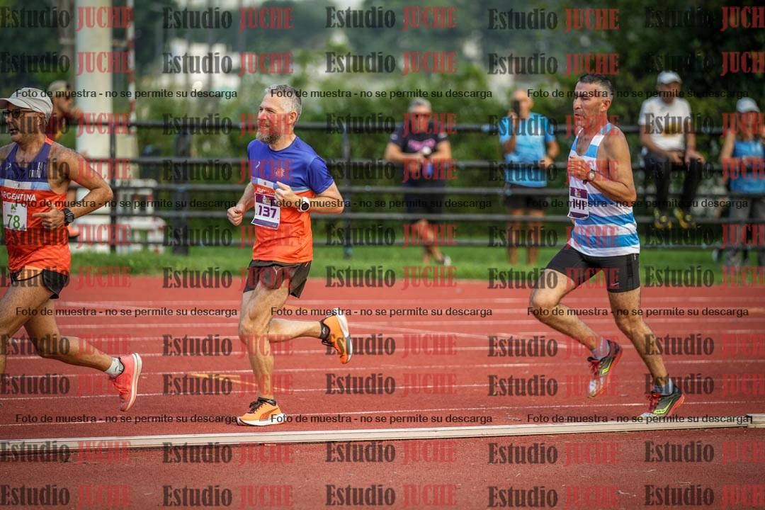Fotos de los 3000 m llanos de varones