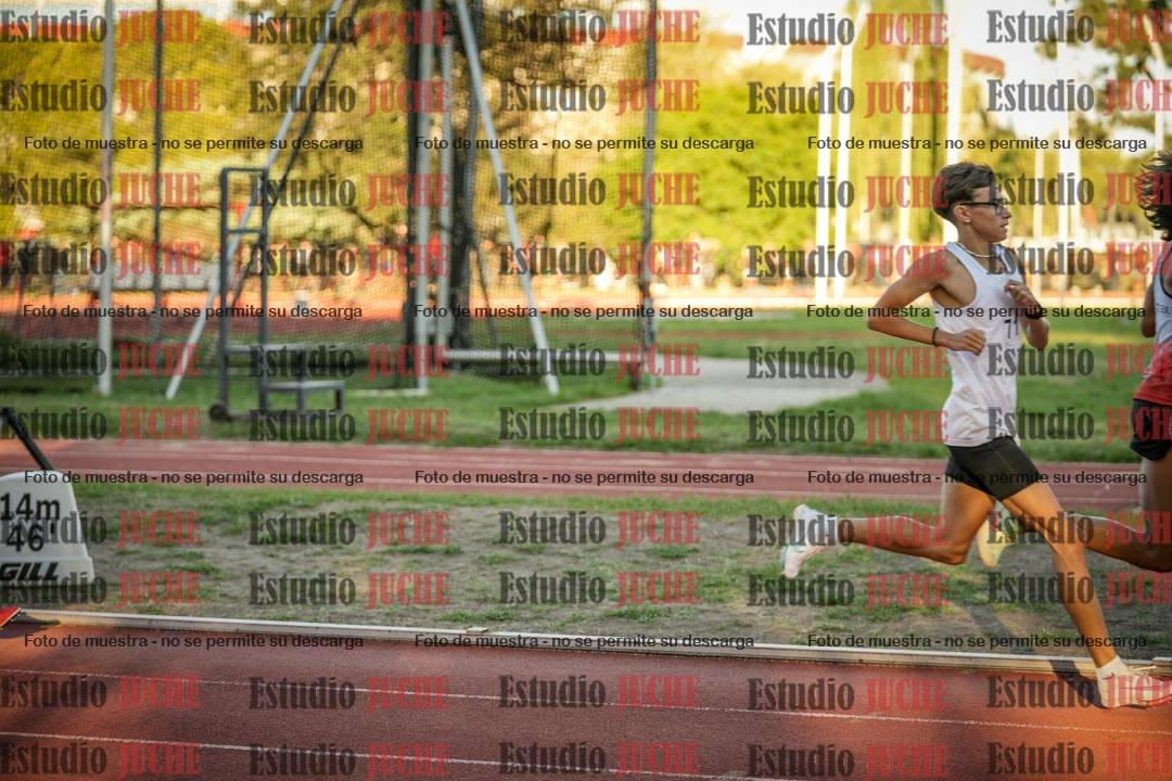 Fotos de los 3000 m llanos de varones