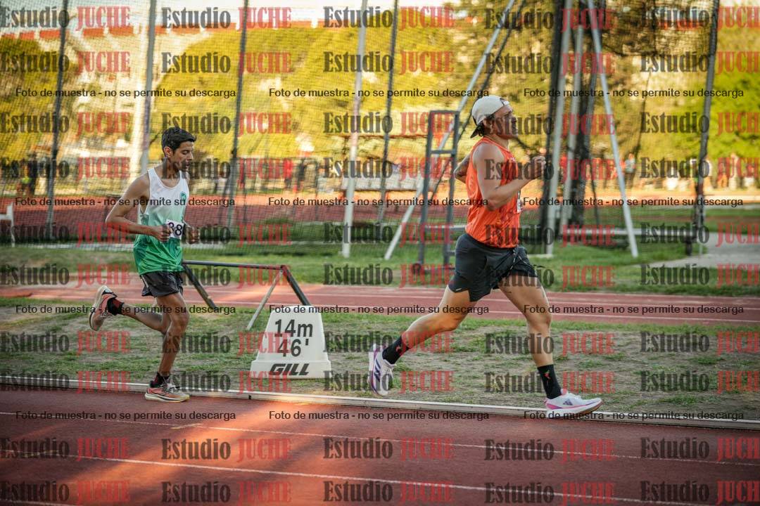 Fotos de los 3000 m llanos de varones