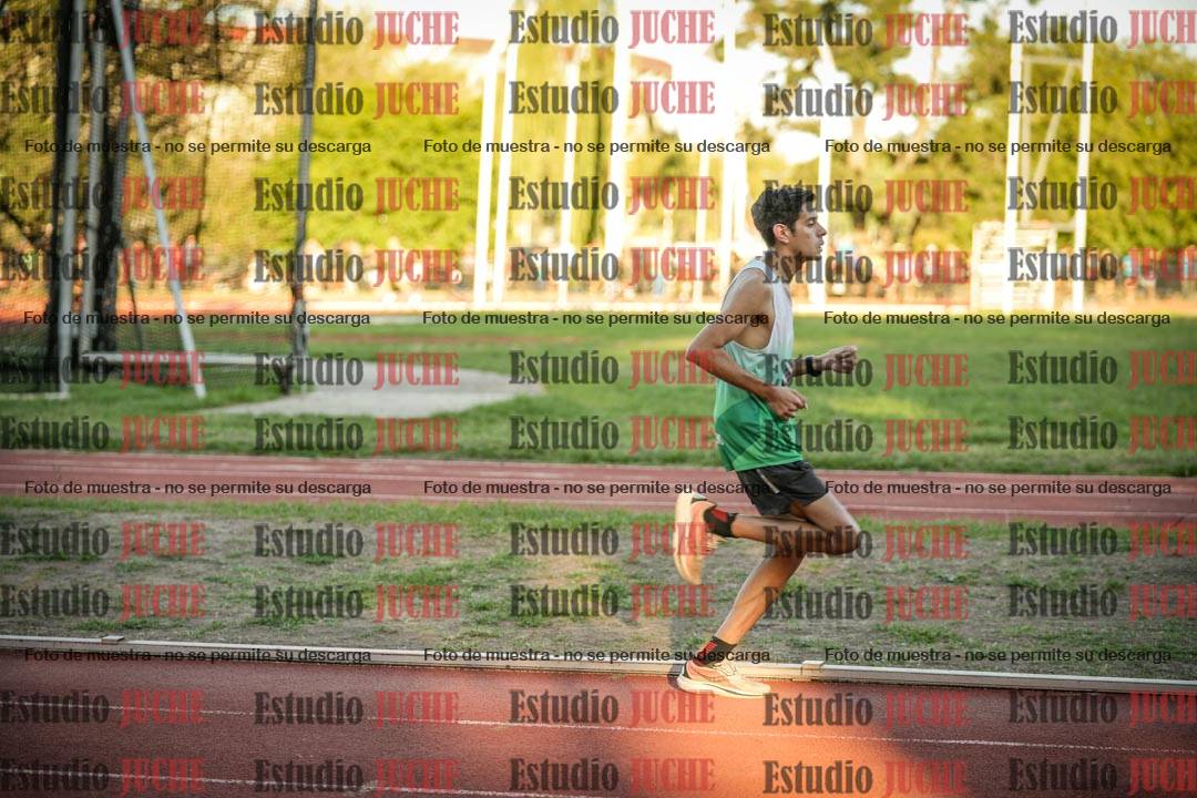 Fotos de los 3000 m llanos de varones