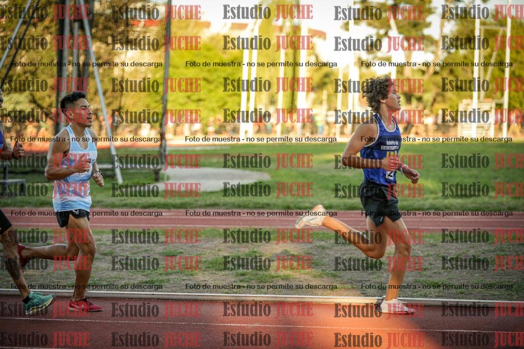 Fotos de los 3000 m llanos de varones