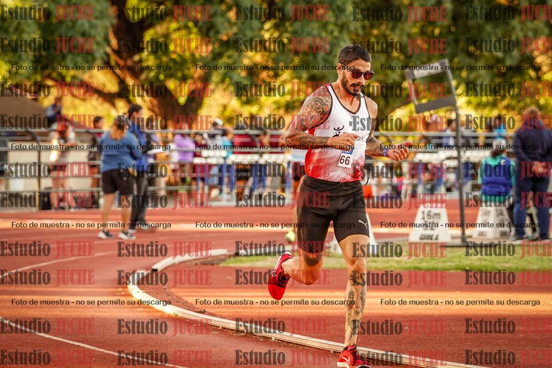 Fotos de los 3000 m llanos de varones