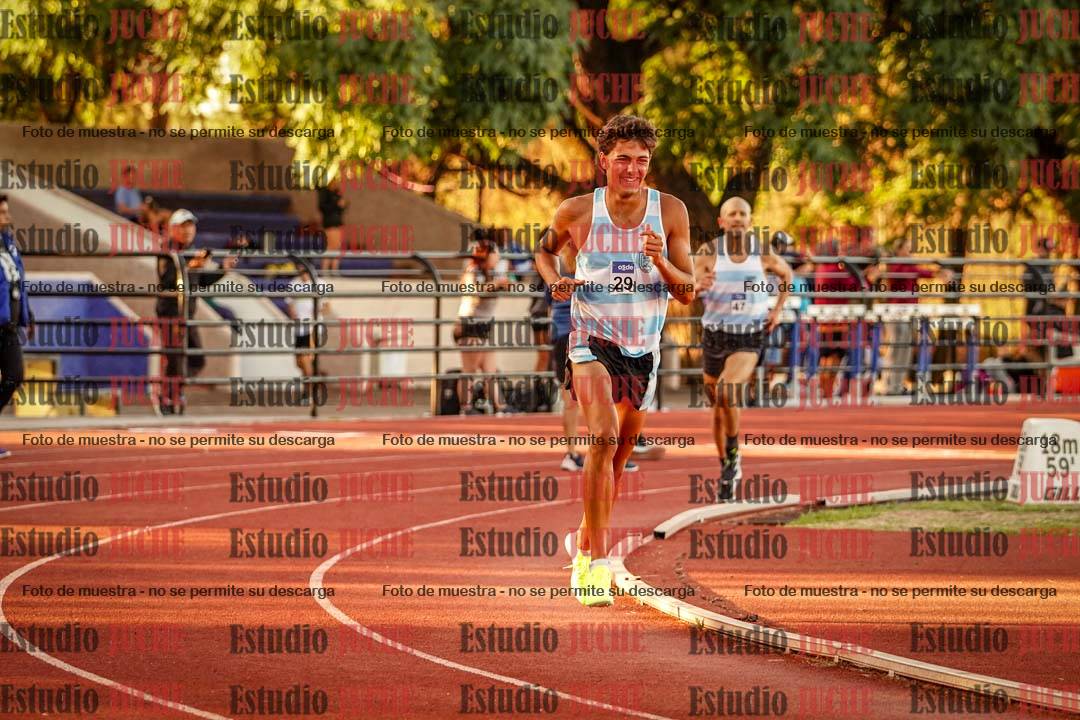 Fotos de los 3000 m llanos de varones