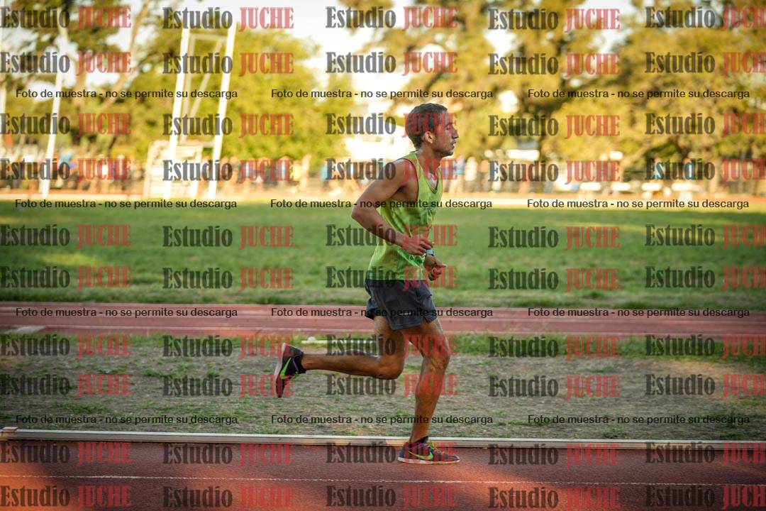 Fotos de los 3000 m llanos de varones