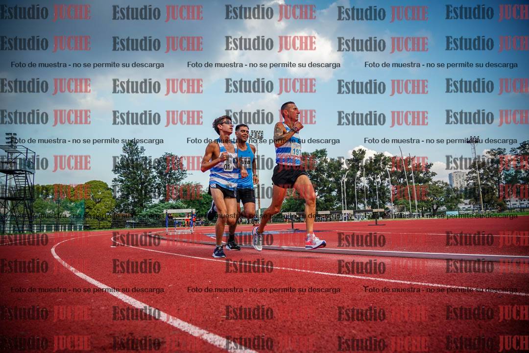 Fotos de los 3000 m llanos de varones