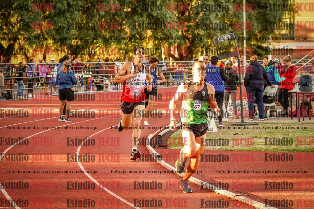 Fotos de los 3000 m llanos de varones