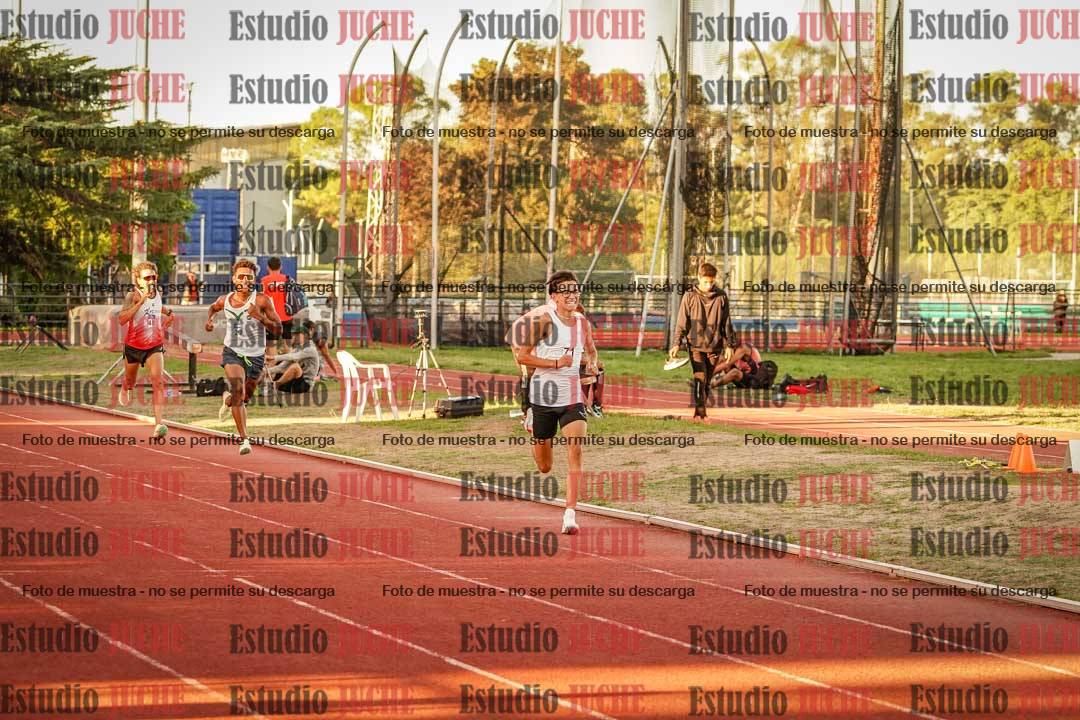 Fotos de los 3000 m llanos de varones