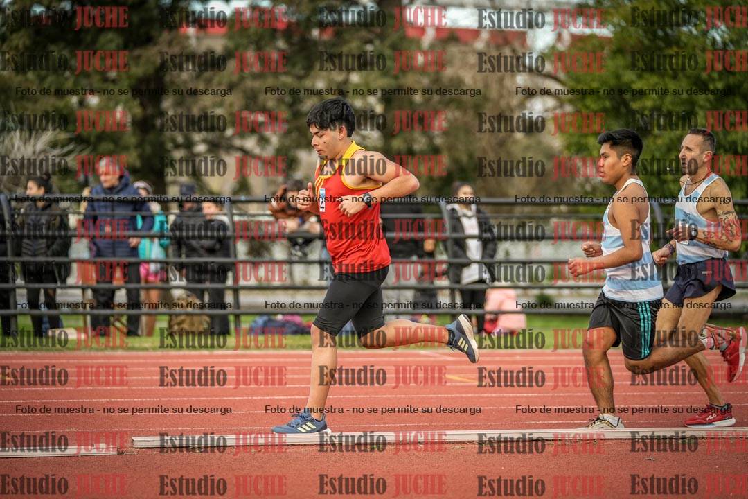 Fotos de los 3000 m llanos de varones