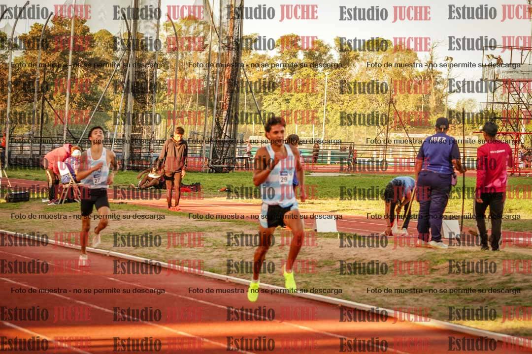 Fotos de los 3000 m llanos de varones