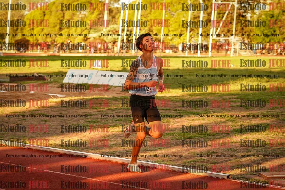 Fotos de los 3000 m llanos de varones