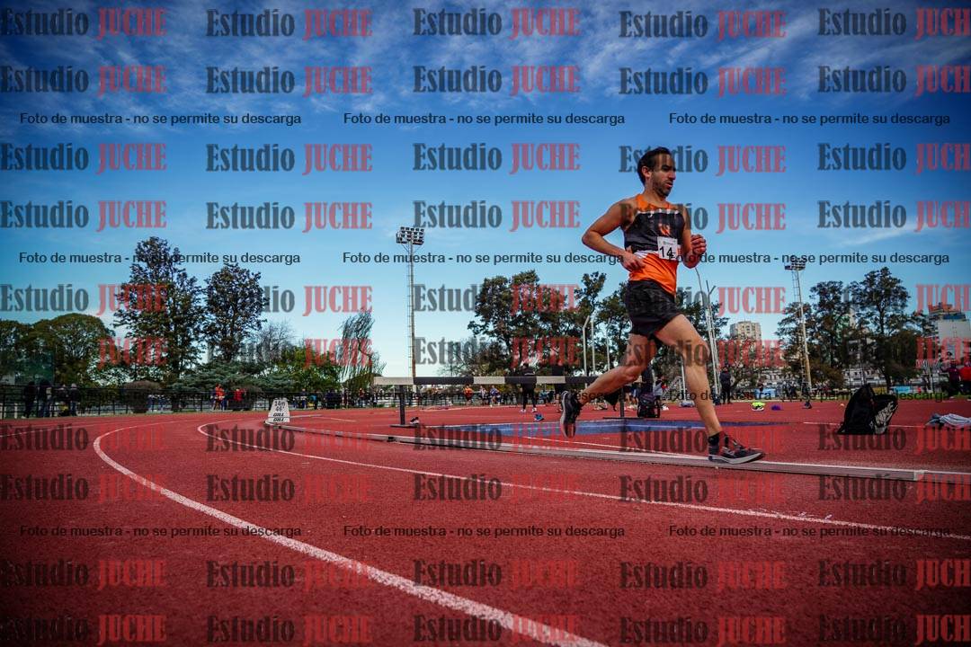 Fotos de los 3000 m llanos de varones