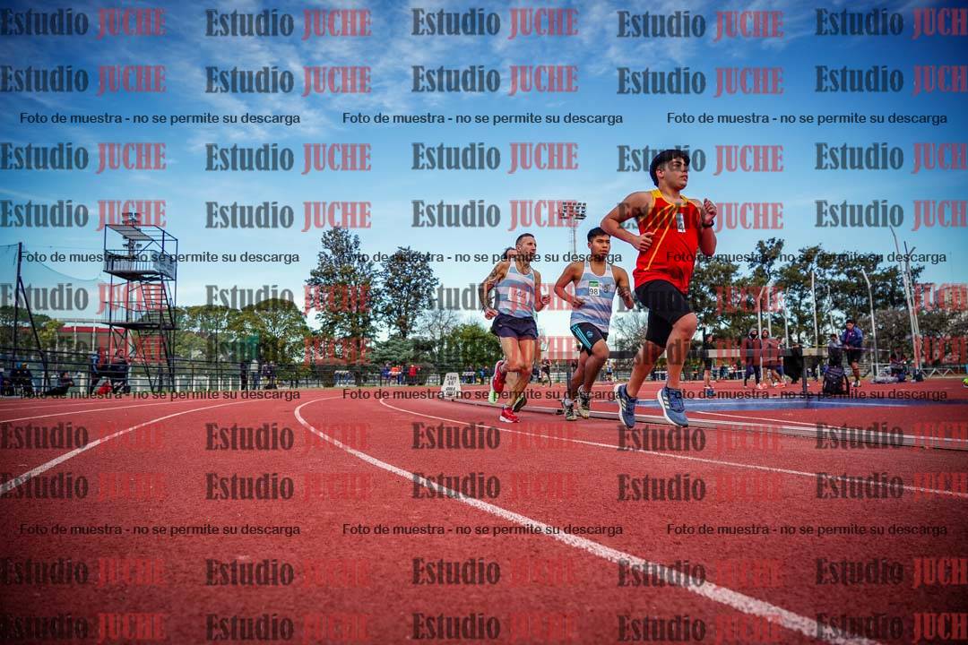 Fotos de los 3000 m llanos de varones
