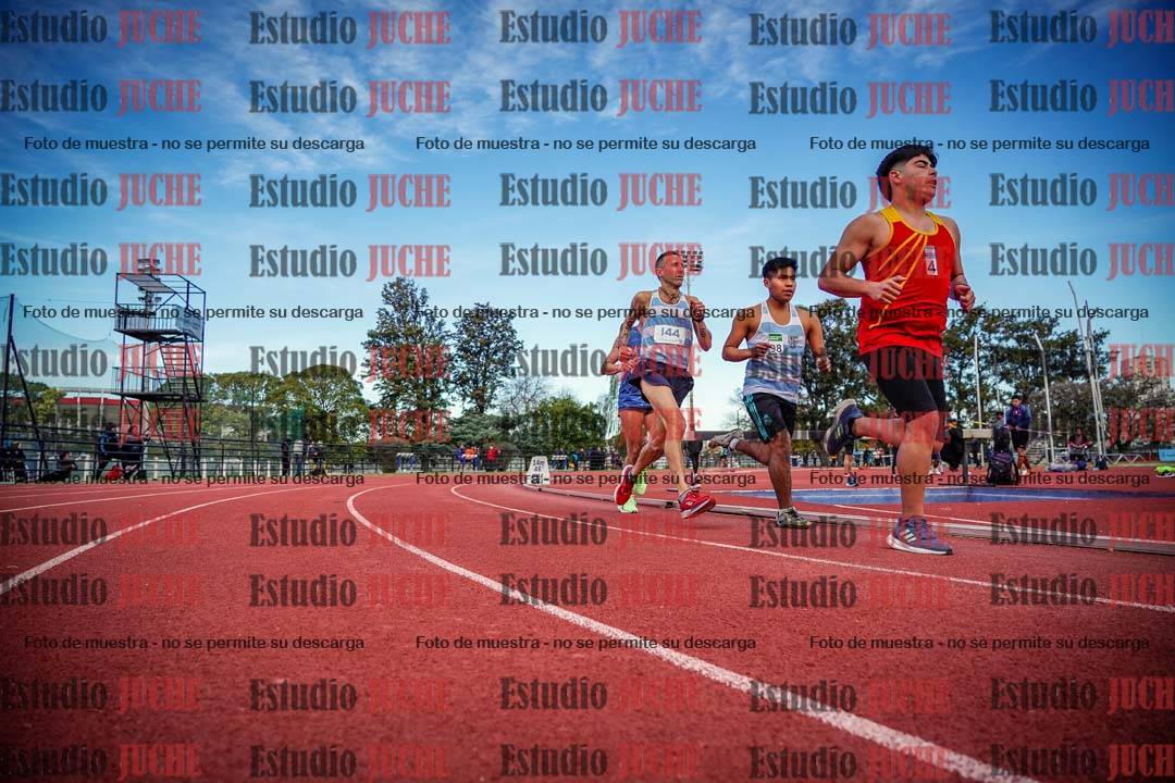 Fotos de los 3000 m llanos de varones