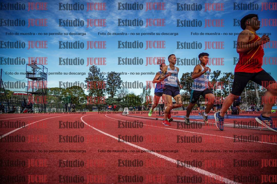 Fotos de los 3000 m llanos de varones