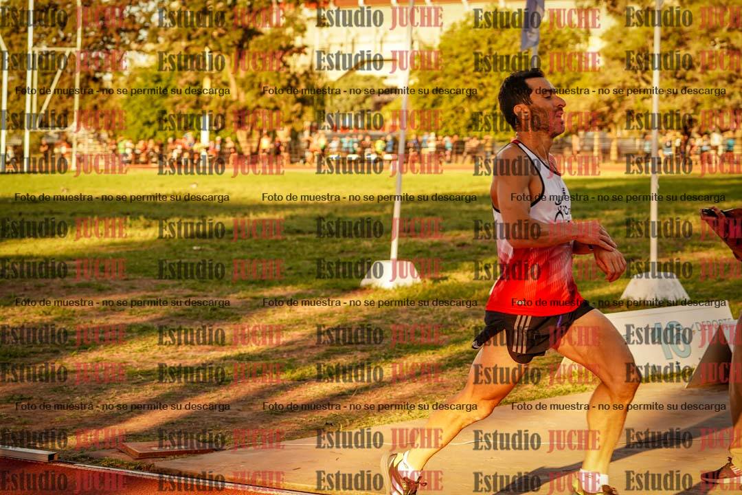 Fotos de los 3000 m llanos de varones