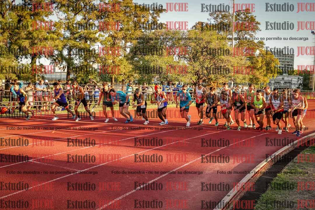 Fotos de los 3000 m llanos de varones