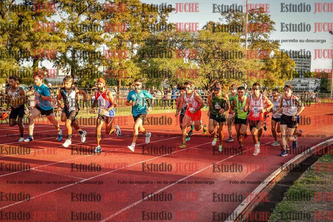 Fotos de los 3000 m llanos de varones