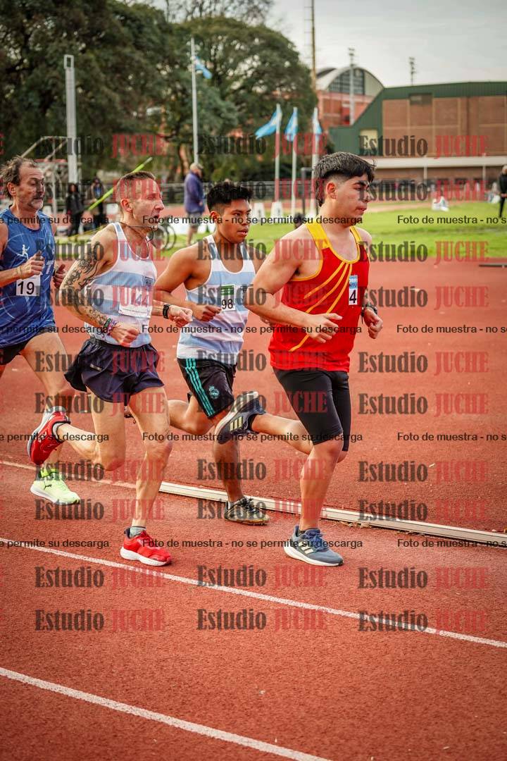 Fotos de los 3000 m llanos de varones