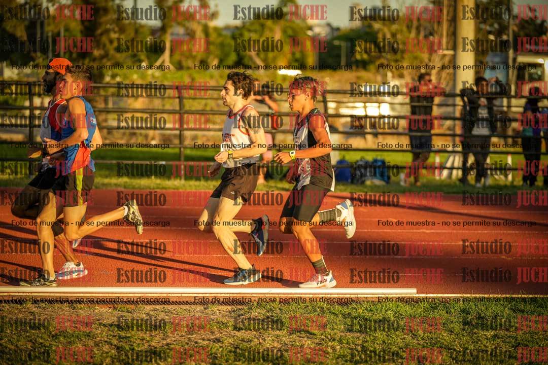 Fotos de los 3000 m llanos de varones