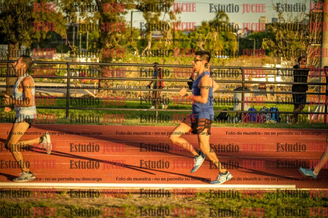 Fotos de los 3000 m llanos de varones