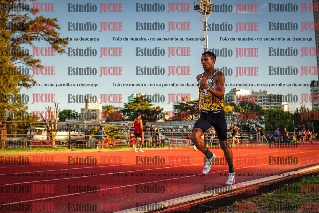 Fotos de los 3000 m llanos de varones