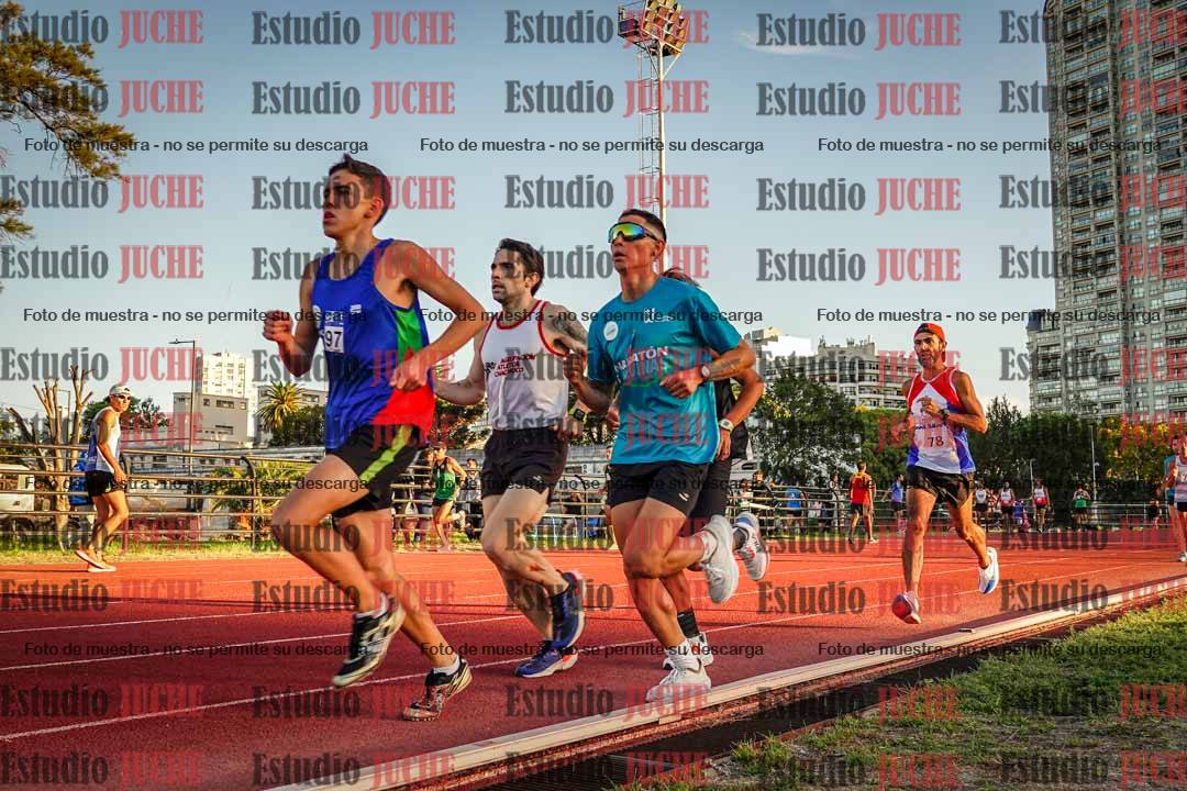Fotos de los 3000 m llanos de varones