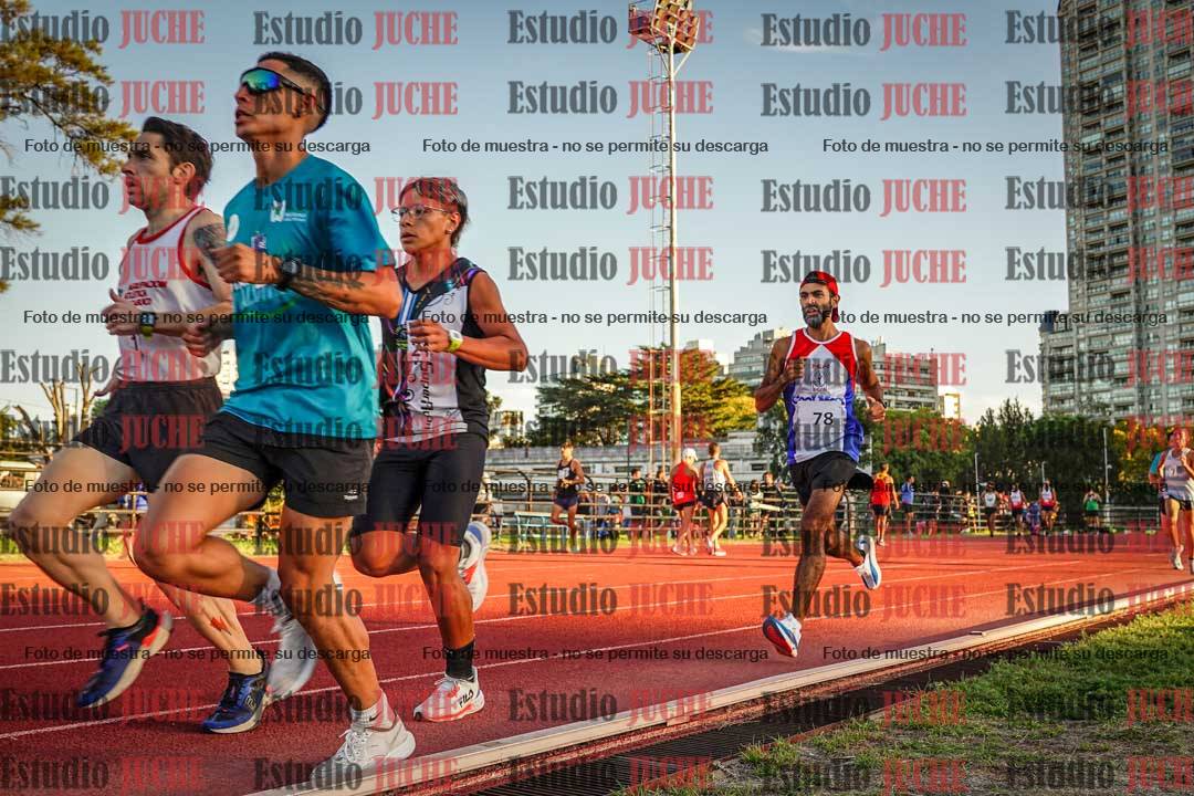Fotos de los 3000 m llanos de varones