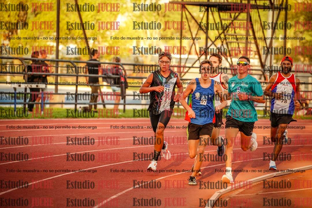 Fotos de los 3000 m llanos de varones