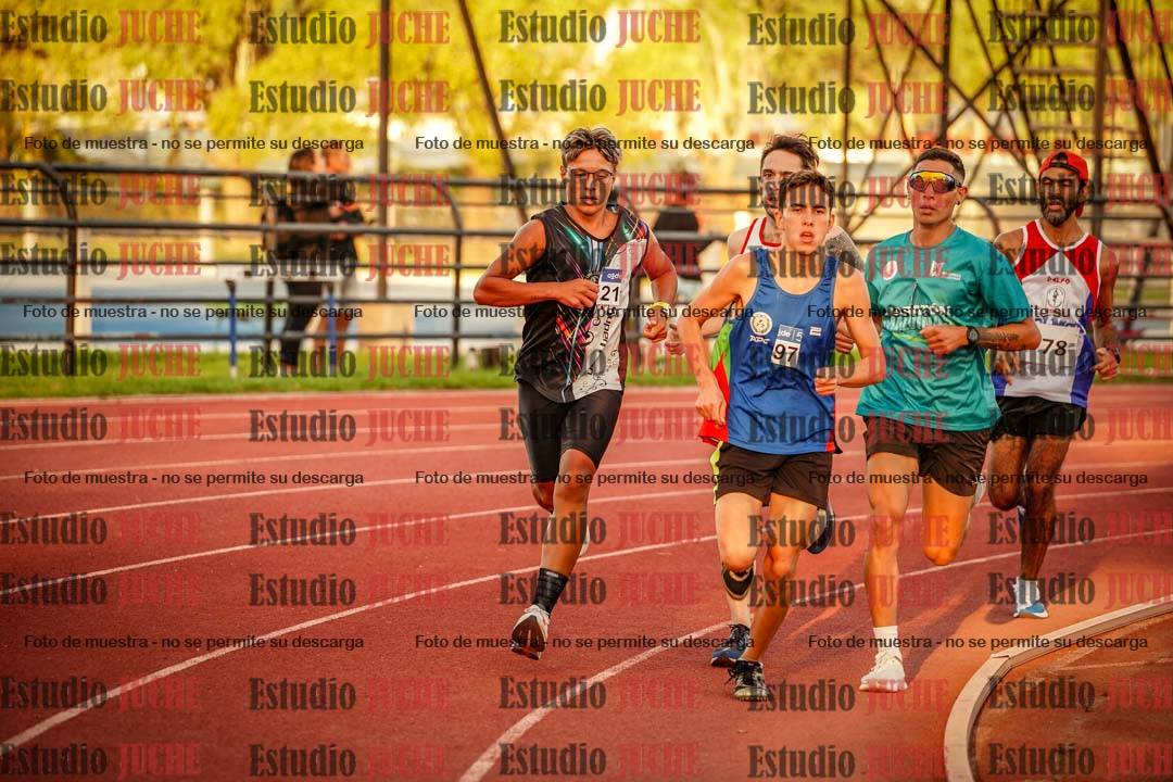 Fotos de los 3000 m llanos de varones