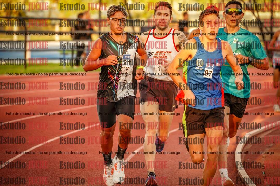 Fotos de los 3000 m llanos de varones