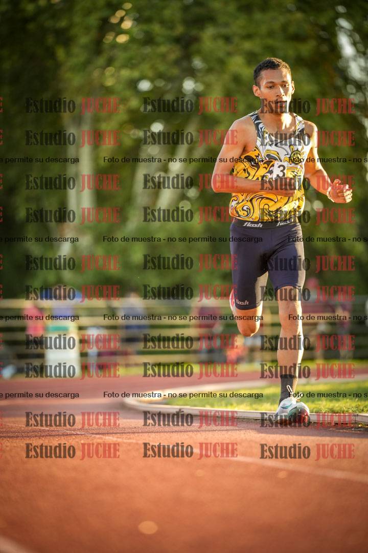 Fotos de los 3000 m llanos de varones