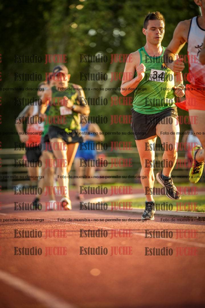 Fotos de los 3000 m llanos de varones