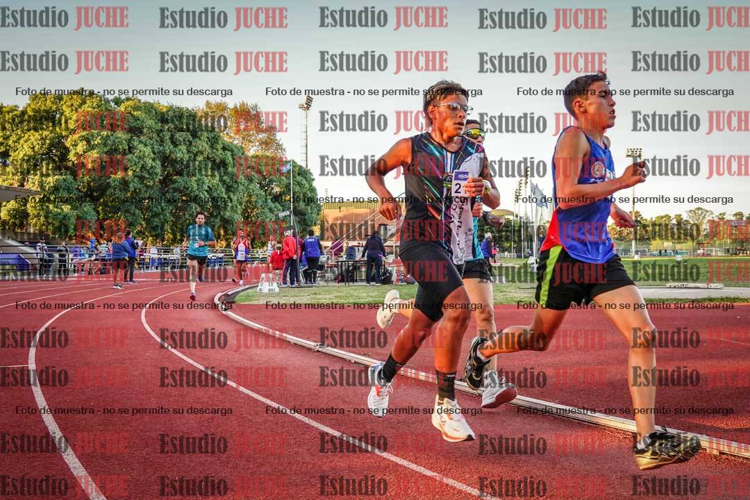 Fotos de los 3000 m llanos de varones
