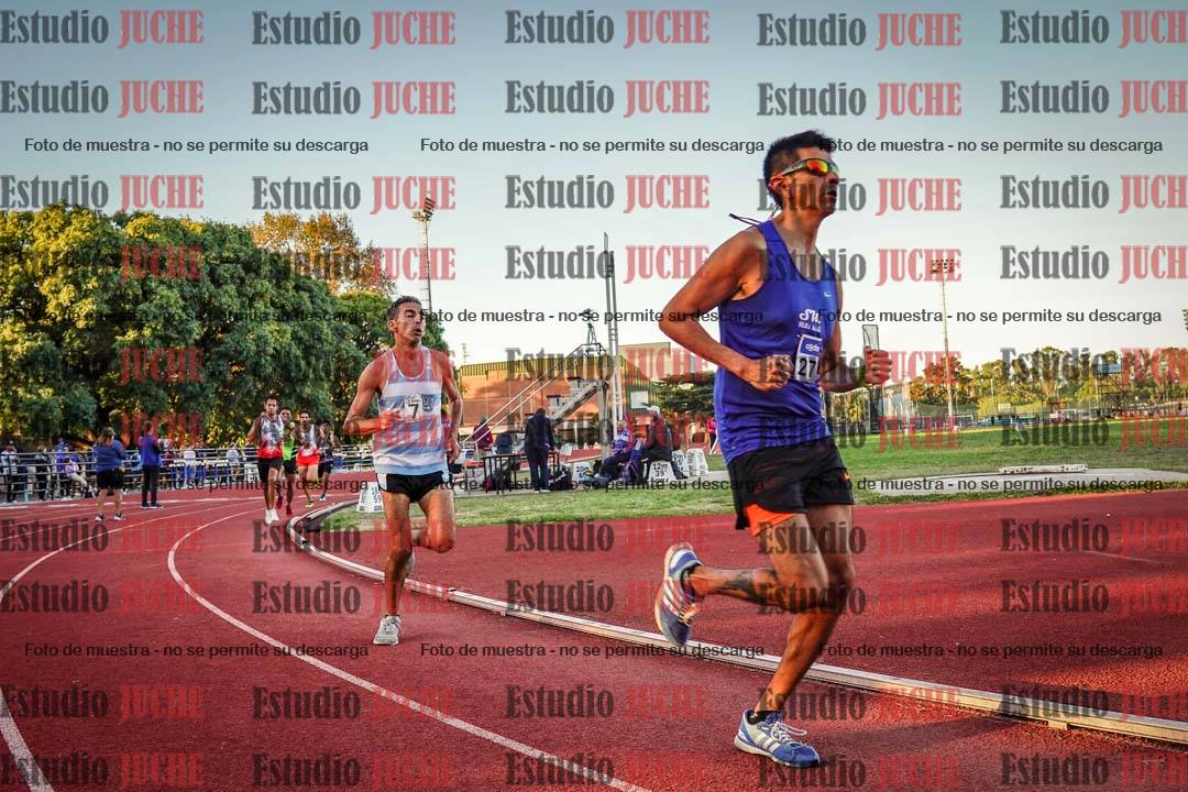 Fotos de los 3000 m llanos de varones