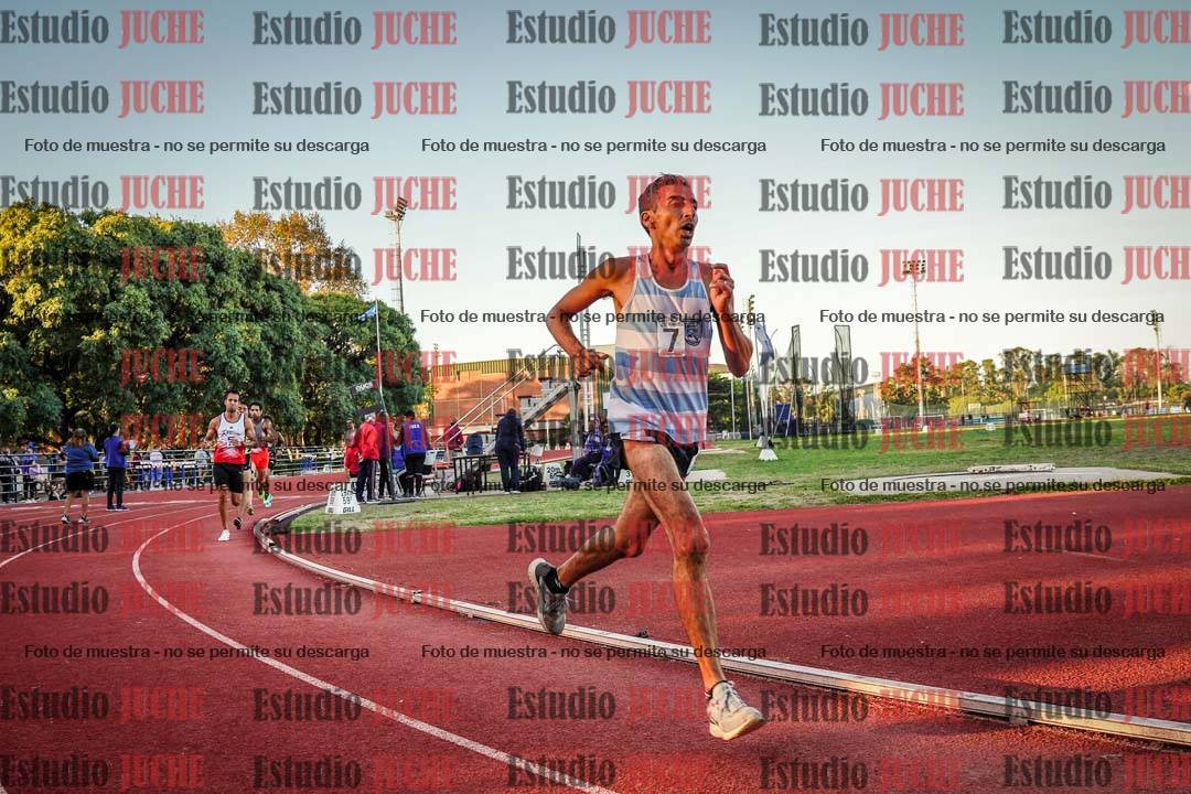 Fotos de los 3000 m llanos de varones