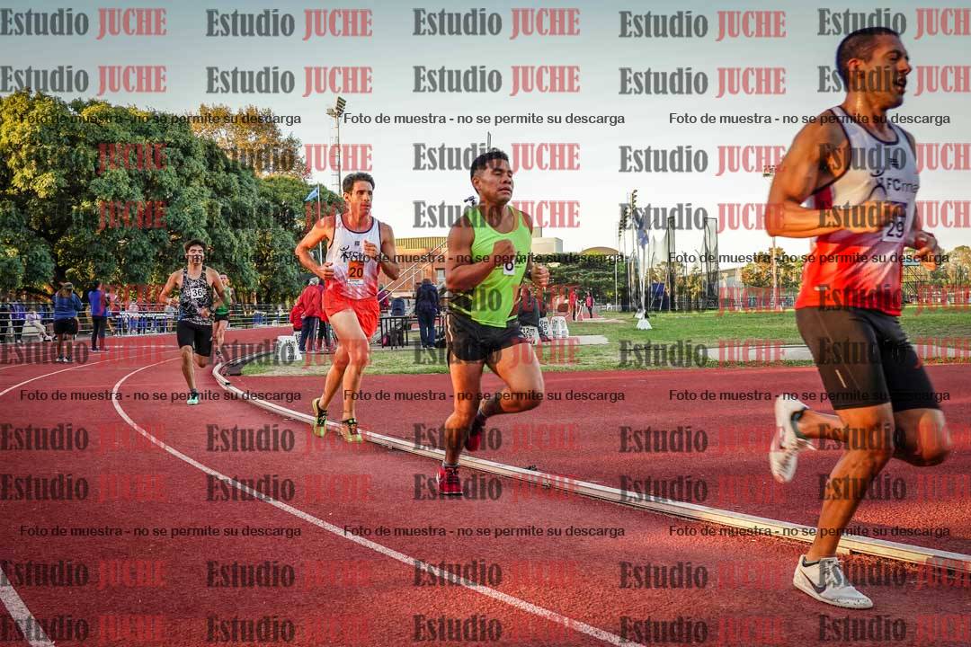 Fotos de los 3000 m llanos de varones