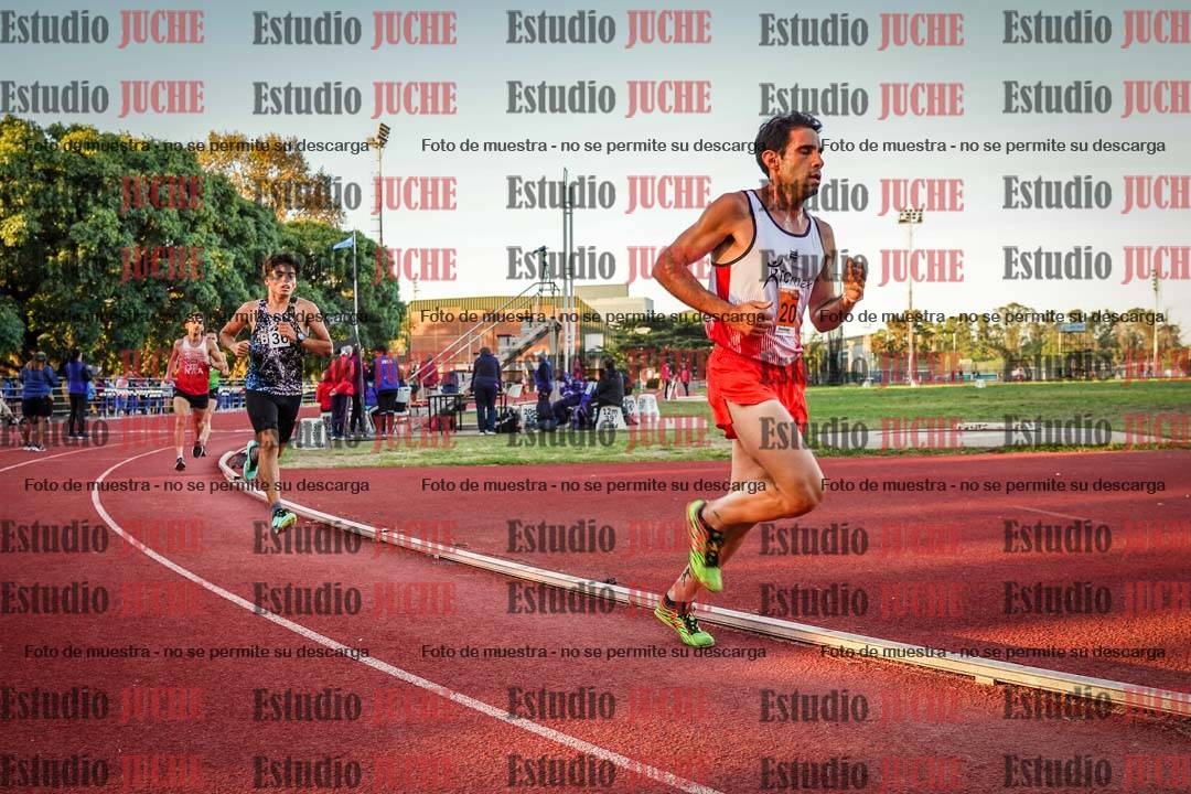 Fotos de los 3000 m llanos de varones