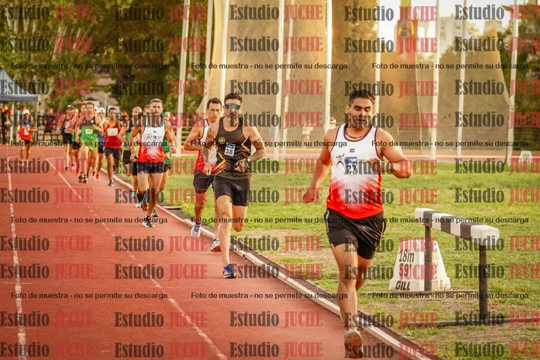 Fotos de los 3000 m llanos de varones