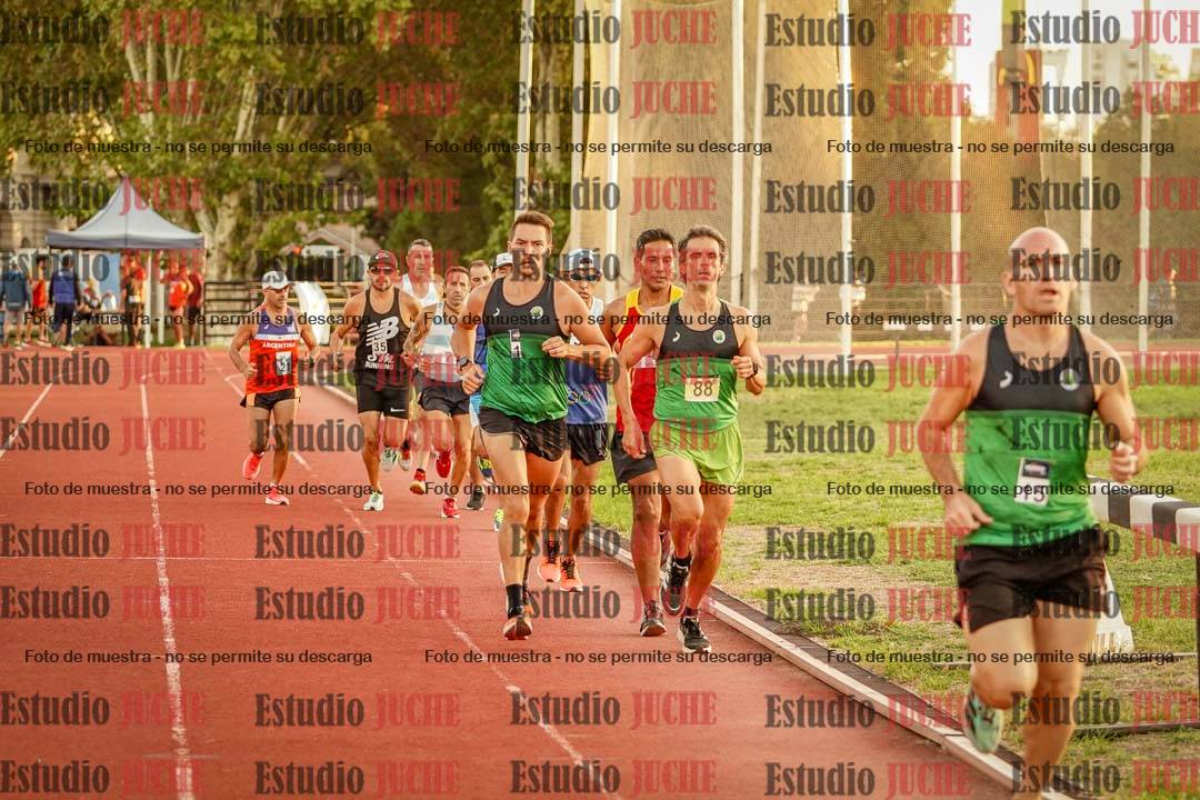 Fotos de los 3000 m llanos de varones