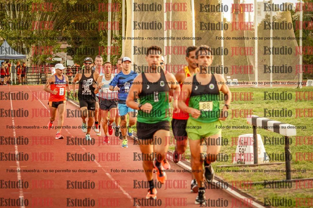 Fotos de los 3000 m llanos de varones